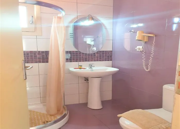 Private Premium For A Pleasant In A Beautiful Place With Pool Ac بيت ضيافة 3*